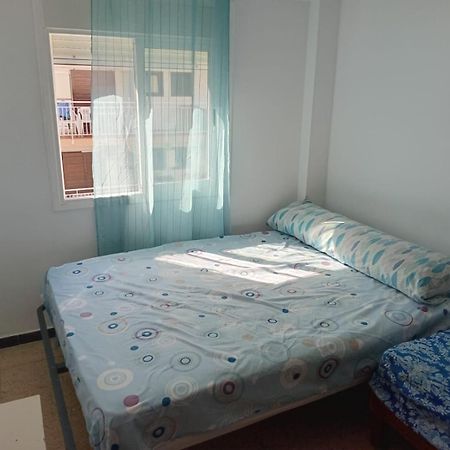 Habitaciones Compartidas En Un Apartamento ซาลอว์ ภายนอก รูปภาพ