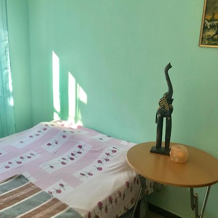 Habitaciones Compartidas En Un Apartamento ซาลอว์ ภายนอก รูปภาพ