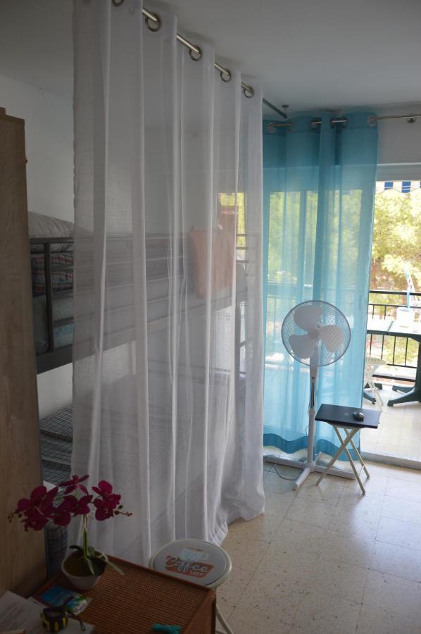 Habitaciones Compartidas En Un Apartamento ซาลอว์ ภายนอก รูปภาพ