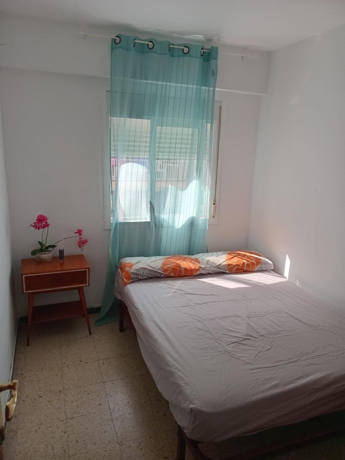 Habitaciones Compartidas En Un Apartamento ซาลอว์ ภายนอก รูปภาพ