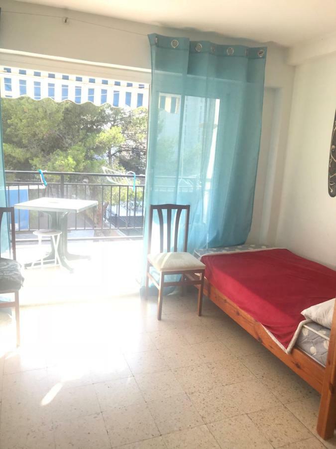 Habitaciones Compartidas En Un Apartamento ซาลอว์ ภายนอก รูปภาพ