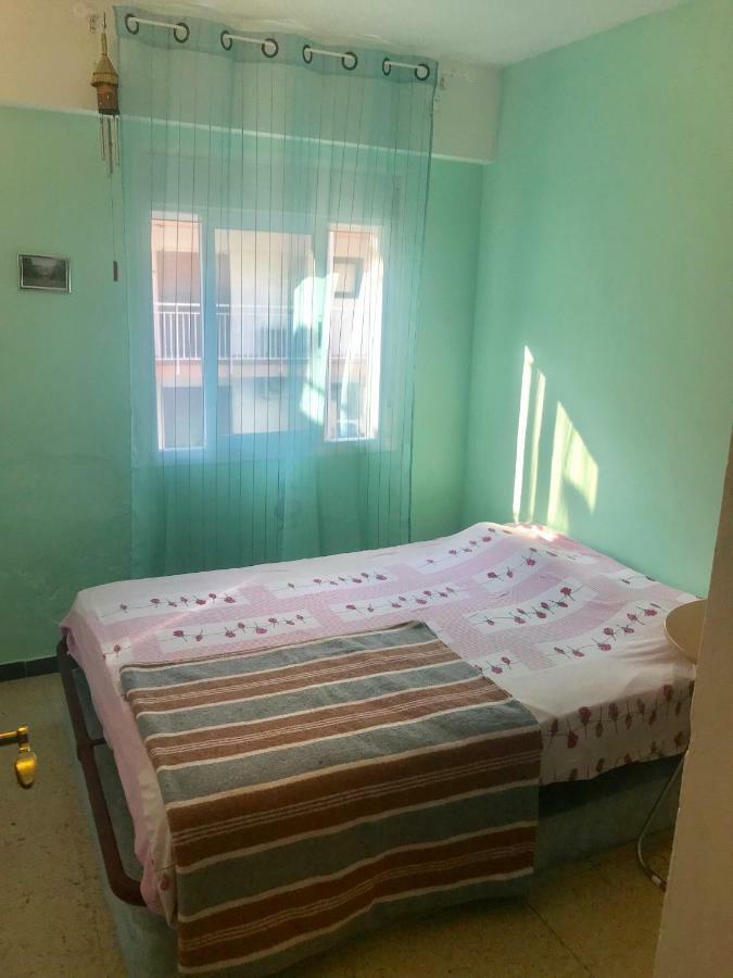 Habitaciones Compartidas En Un Apartamento ซาลอว์ ภายนอก รูปภาพ
