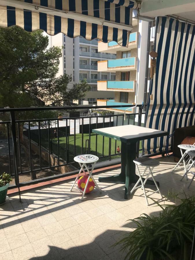 Habitaciones Compartidas En Un Apartamento ซาลอว์ ภายนอก รูปภาพ